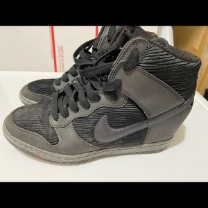 Nike Duak Sky Hi Hidden Wedgw Heel Size 9